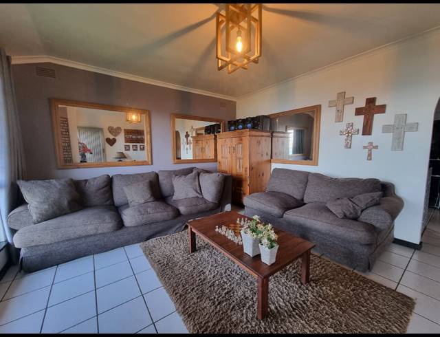 3 BEDROOM HOUSE FOR SALE IN DOONSIDE